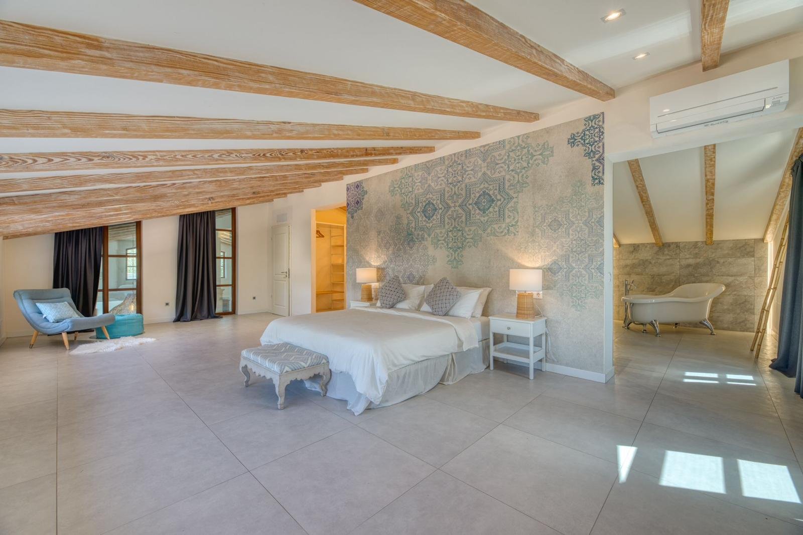 Villa 5 bed Palmanova 13